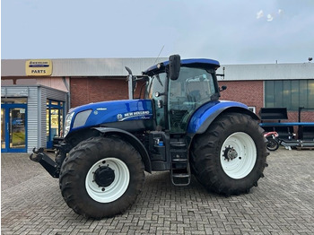 Traktor NEW HOLLAND T7.270