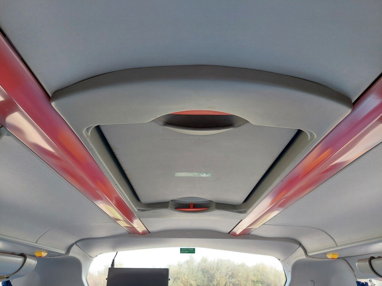 Prímestský autobus Scania Omniexpress 64 Sitzplätze/ Seats