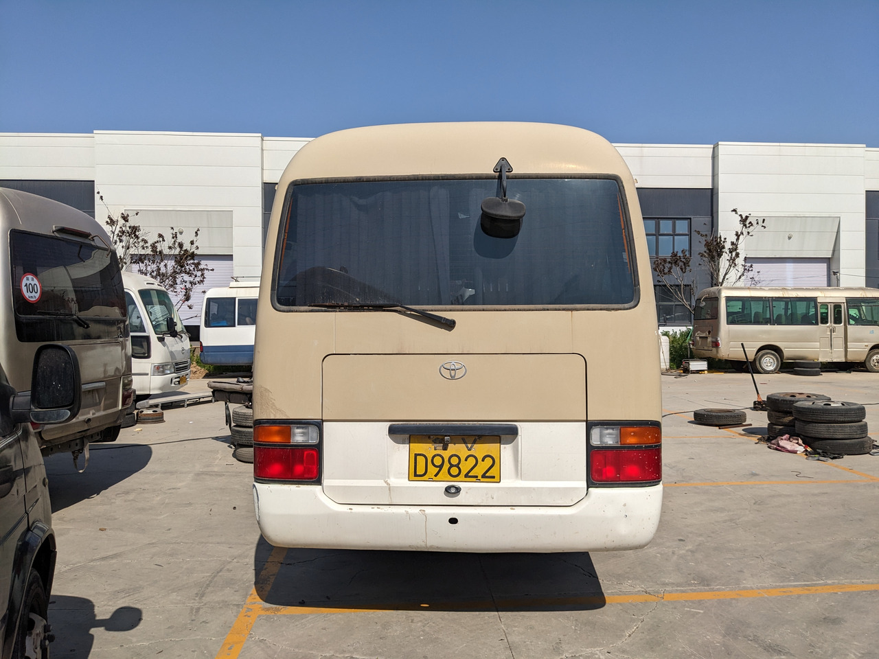 Minibus, Mikrobus TOYOTA Coaster petrol engine: obrázok 5