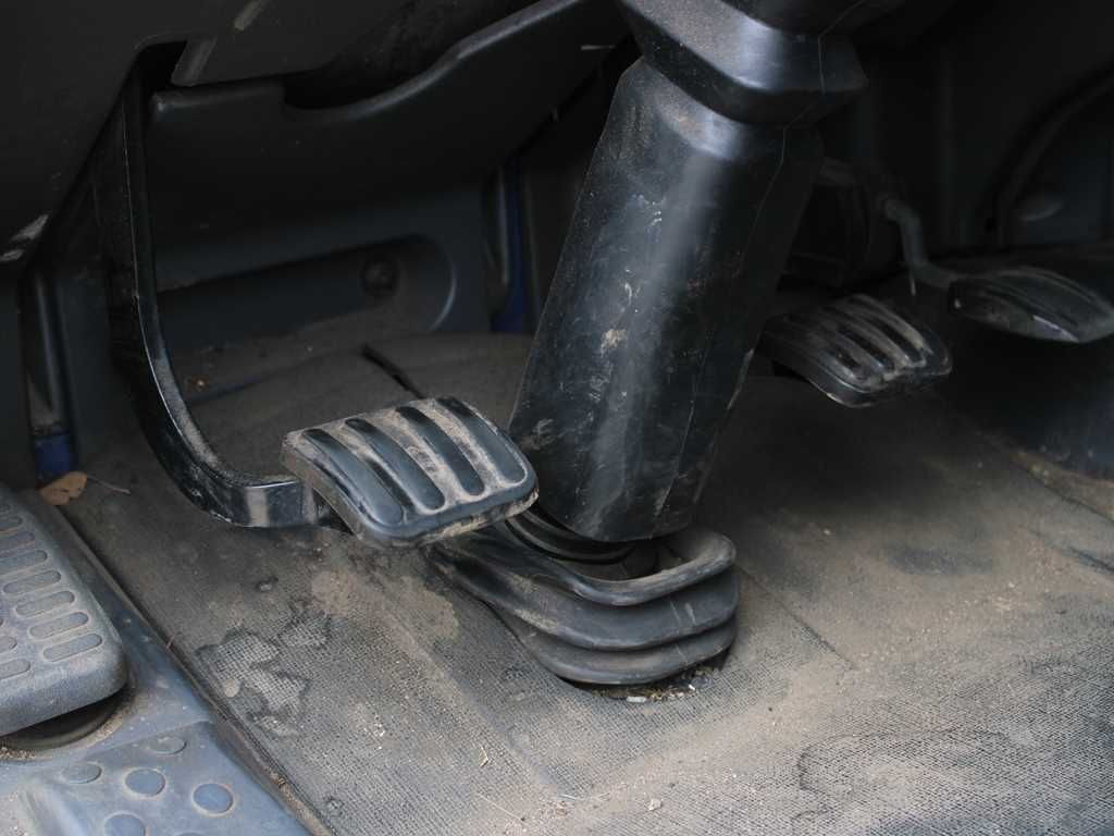 Plachtová dodávka Iveco EUROCARGO 75E18, EURO 4 , PNEU 80%