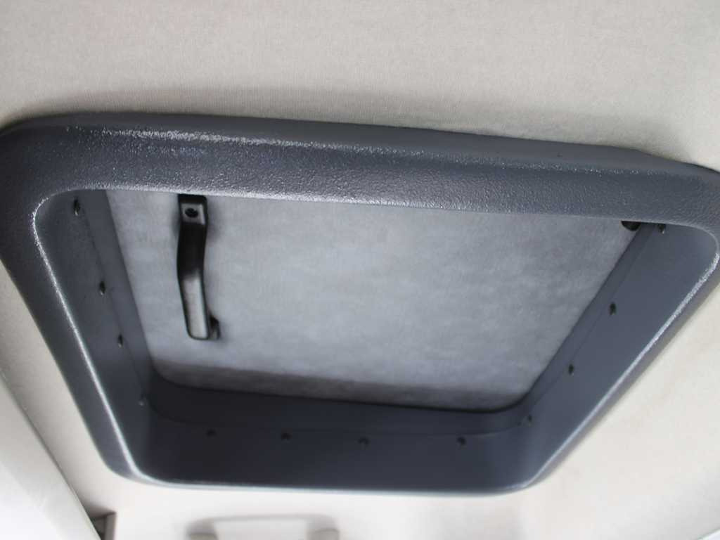 Plachtová dodávka Peugeot Boxer, EURO 6, SIDE PANEL, TIRES 80%