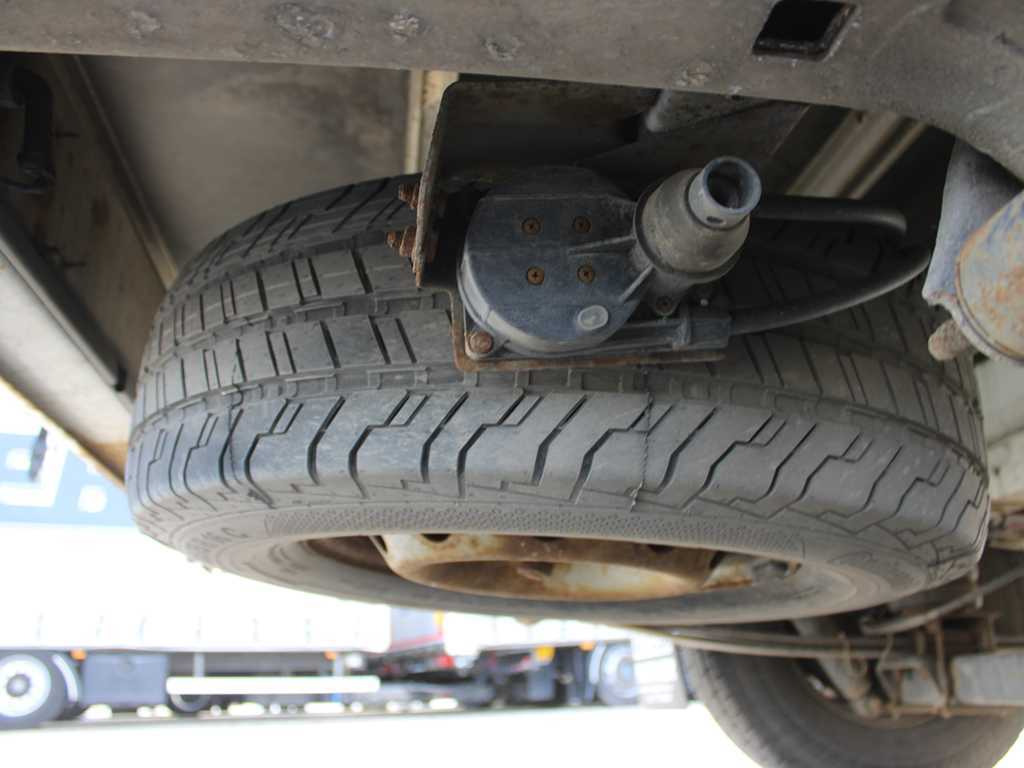 Plachtová dodávka Peugeot Boxer, EURO 6, SIDE PANEL, TIRES 80%