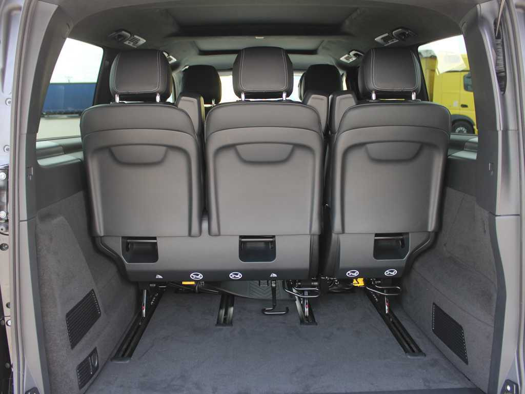 Automobil Mercedes-Benz V 300d 4M L, exclusive