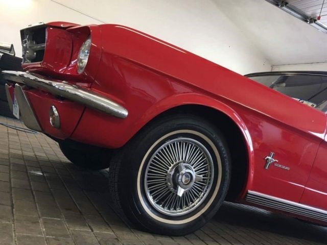 Automobil FORD Mustang Cabriolet: obrázok 6