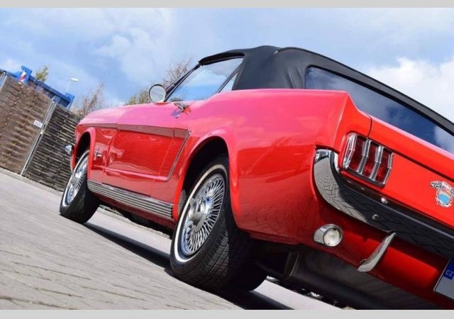 Automobil FORD Mustang Cabriolet: obrázok 4