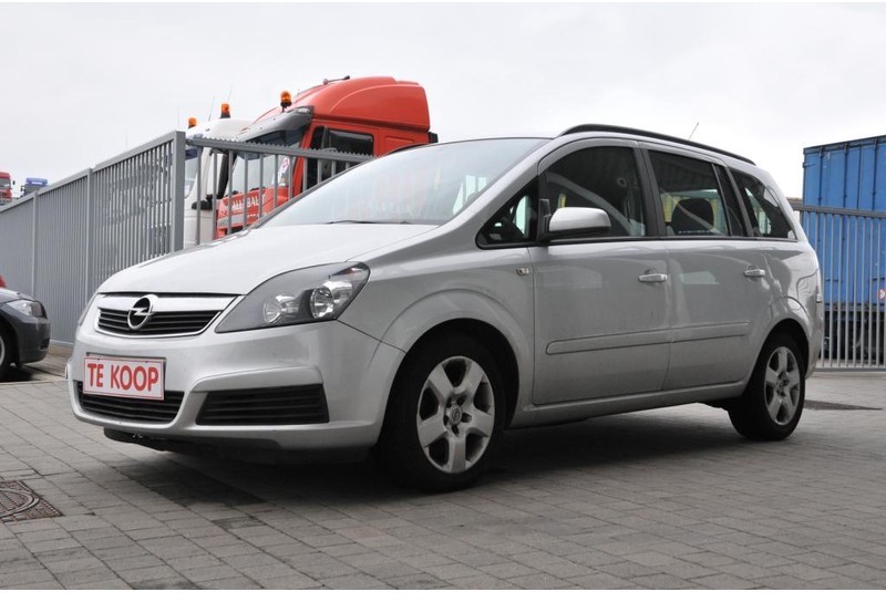 Automobil Opel Zafira: obrázok 2