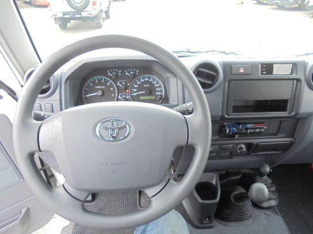 Automobil Toyota Land Cruiser NEW UNUSED LX V6: obrázok 7