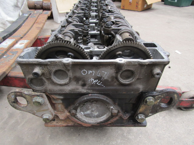 Motor a diely pre Nákladné auto MERCEDES ACTROS MP4 OM471-6 CYLINDER HEAD COMPLETE: obrázok 3