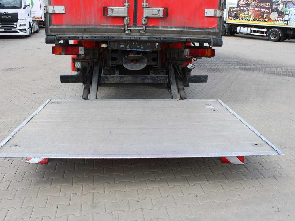 Chladirenské nákladné vozidlo Scania R 380,TAIL LIFT,TWO CHAMBER.CARRIER SUPRA 850 mt