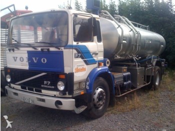 Volvo F7 - Cisternové vozidlo