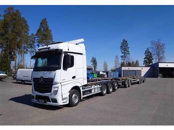 Hákový nosič kontajnerov Mercedes-Benz Actros 3563 L koukkulaite