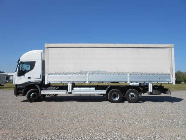 Plachtové nákladné vozidlo IVECO AS260S42: obrázok 4
