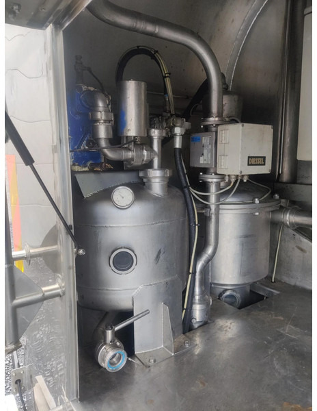 Cisternové vozidlo na prepravu mlieko MAN TGA 26.360 6X2 TANK IN INSULATED STAINLESS STEEL 15500L 2 COMP: obrázok 13