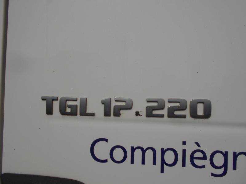 Plachtové nákladné vozidlo MAN TGL 12.220: obrázok 3