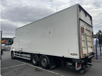 Skříňový nákladní auto Mercedes Actros: obrázok 3