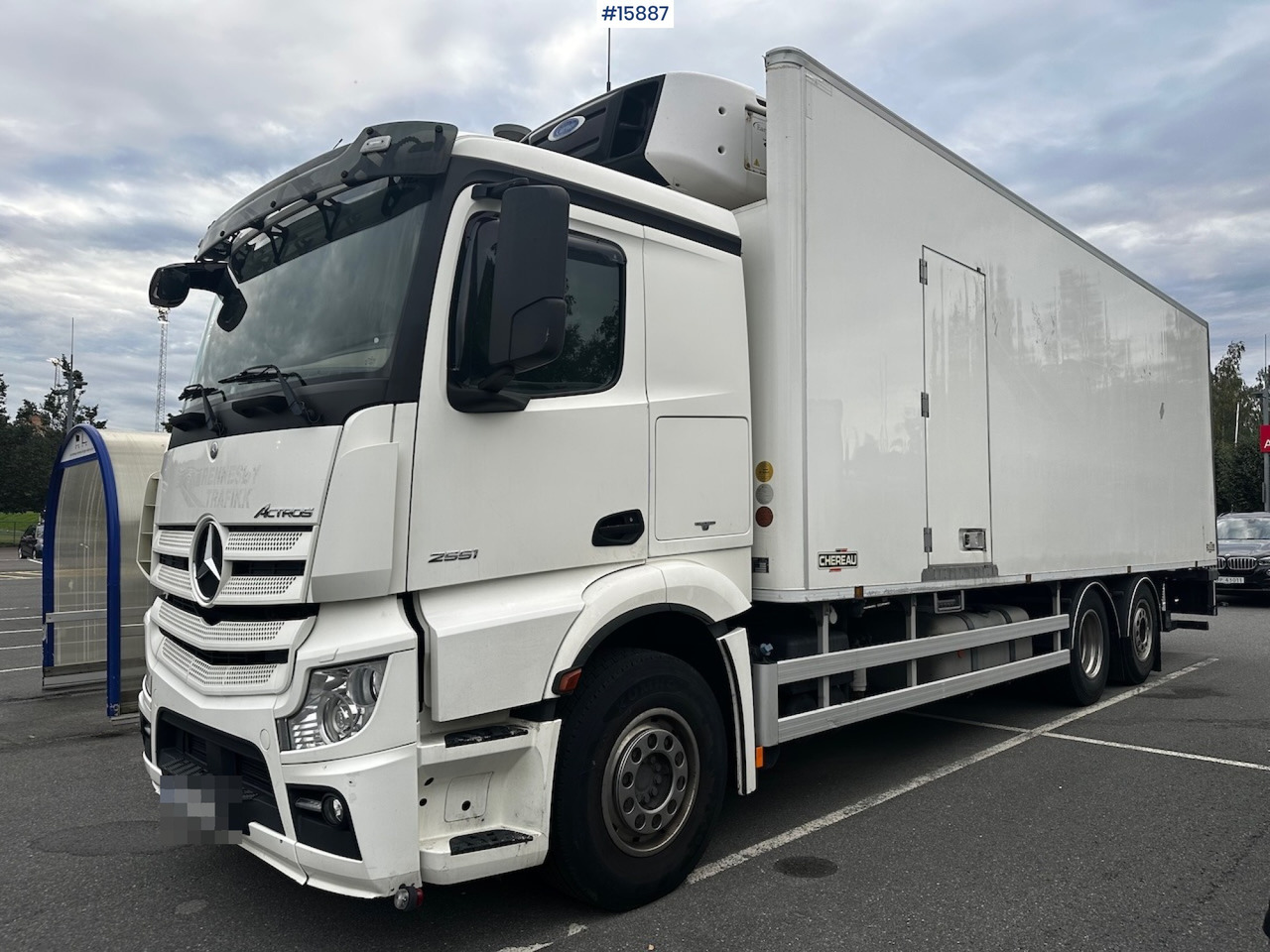 Skříňový nákladní auto Mercedes Actros: obrázok 2