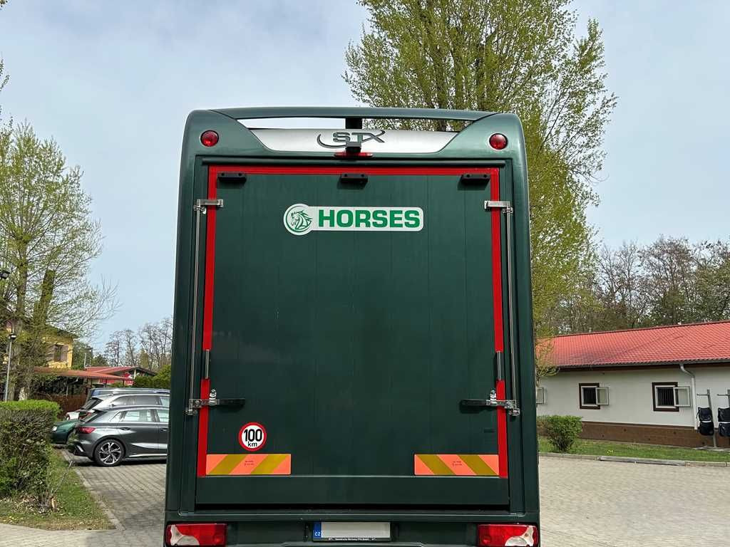 Nákladné auto na prepravu koní Volvo STX FL, 6 PEOPLE, 5 HORSES, CAMERA, 2X TAIL LIFT