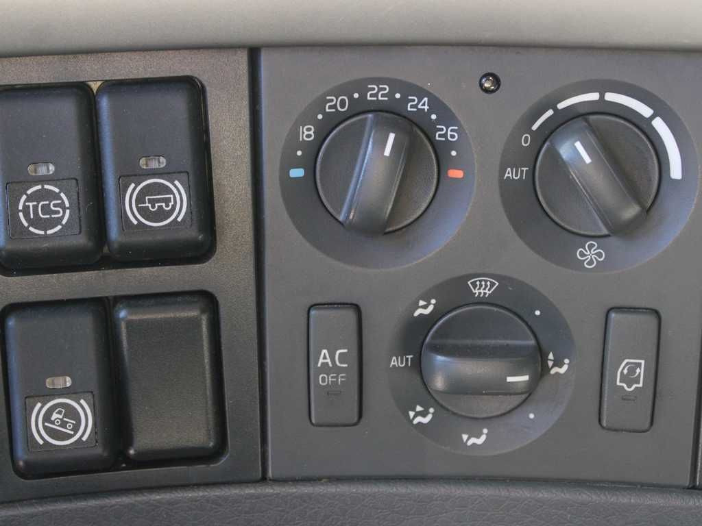Nákladné vozidlo na prepravu automobilov Volvo FM 460, EURO 5 EEV, VEB +, + KÄSSBOHRER APT 012