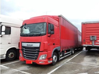 Nákladné vozidlo s posuvnou plachtou DAF XF 440