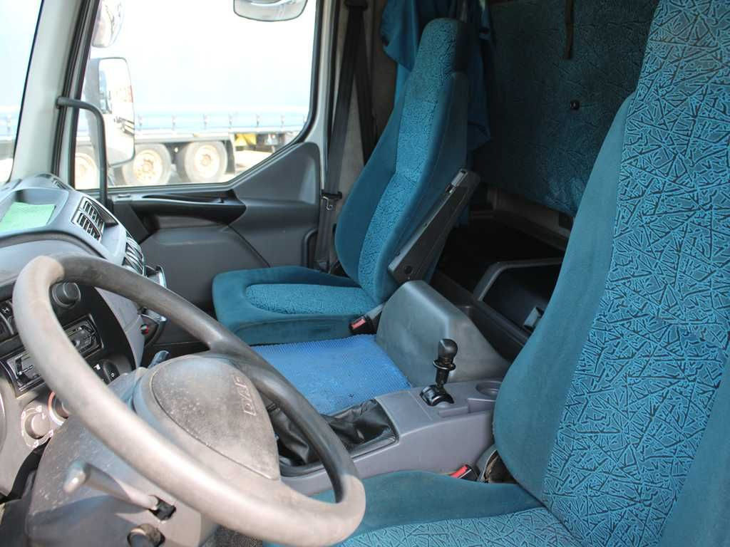 Plachtové nákladné vozidlo DAF FA LF 45.220, EURO 3, SIDEWALLS, TAIL LIFT