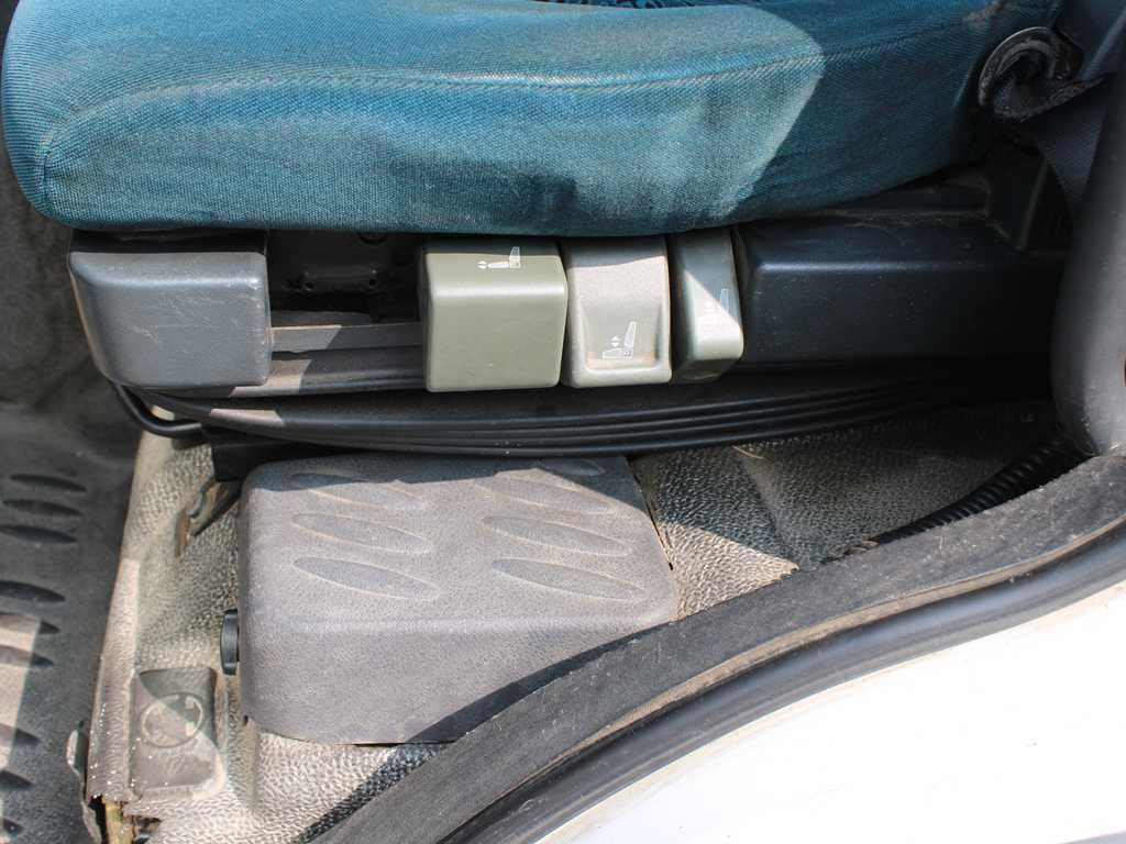 Plachtové nákladné vozidlo DAF FA LF 45.220, EURO 3, SIDEWALLS, TAIL LIFT