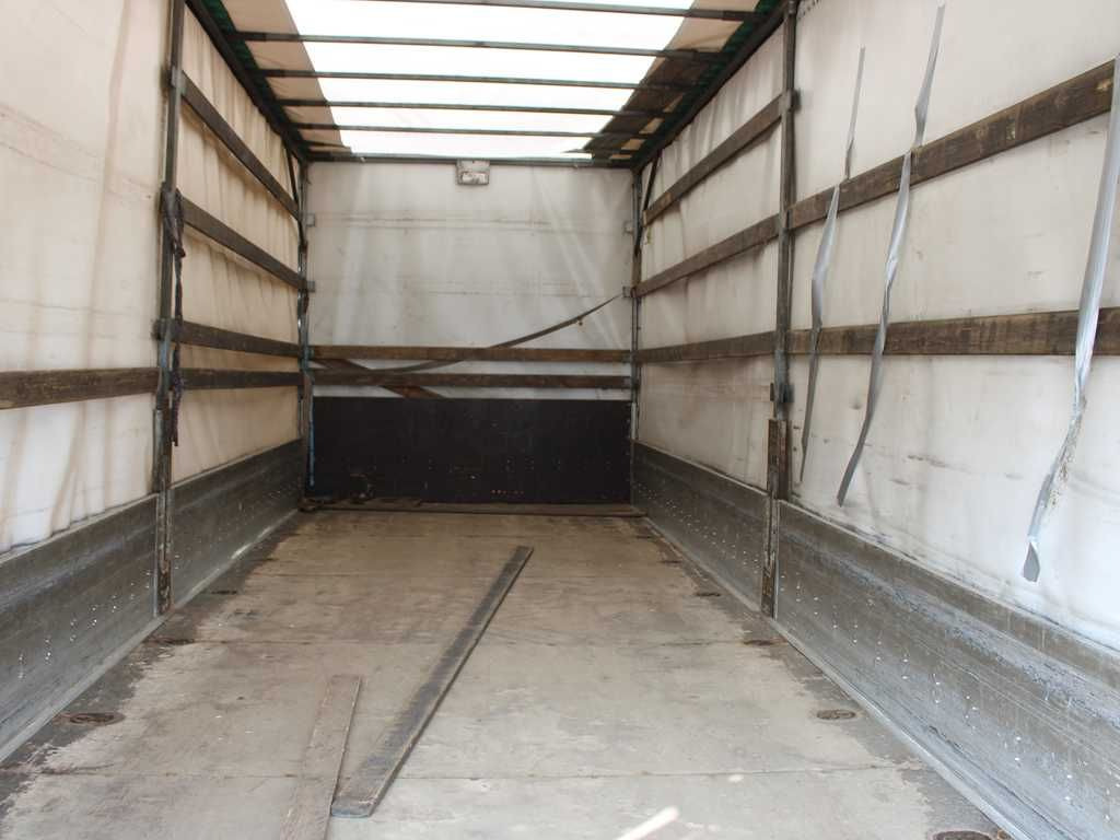 Plachtové nákladné vozidlo DAF FA LF 45.220, EURO 3, SIDEWALLS, TAIL LIFT