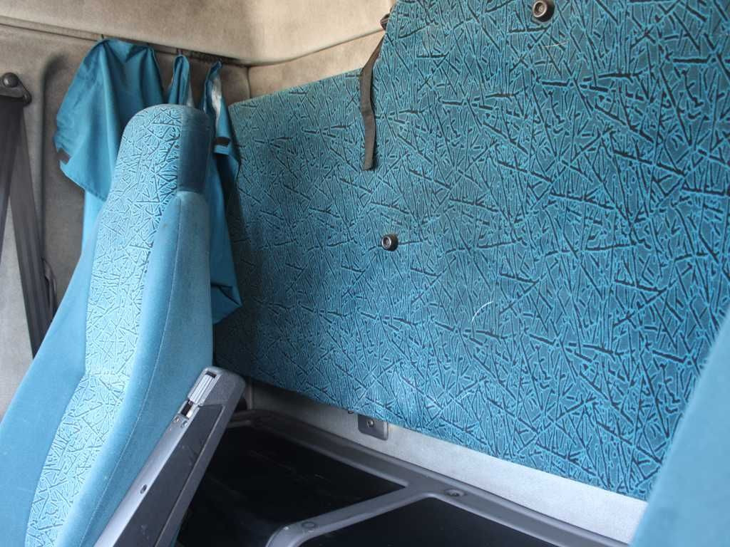 Plachtové nákladné vozidlo DAF FA LF 45.220, EURO 3, SIDEWALLS, TAIL LIFT
