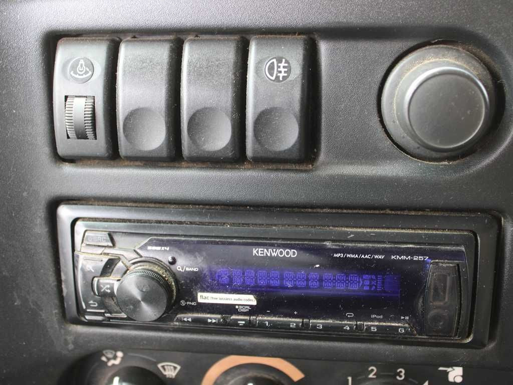 Plachtové nákladné vozidlo DAF FA LF 45, EURO 5, TAIL LIFT