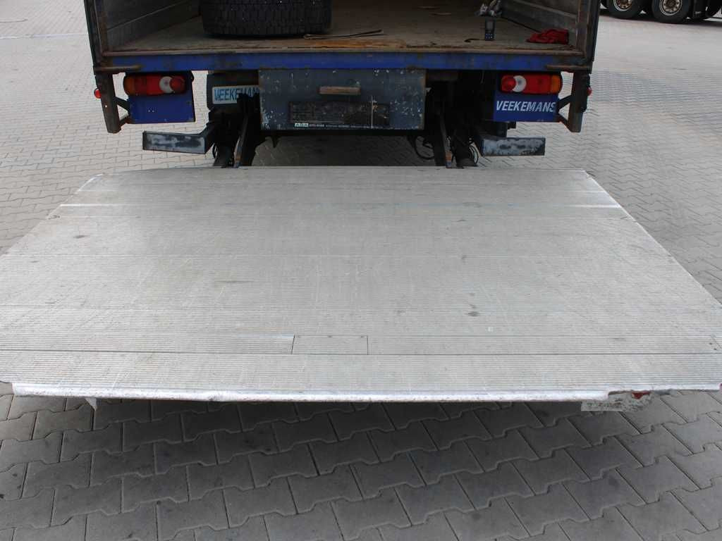 Plachtové nákladné vozidlo DAF FA LF 45, EURO 5, TAIL LIFT