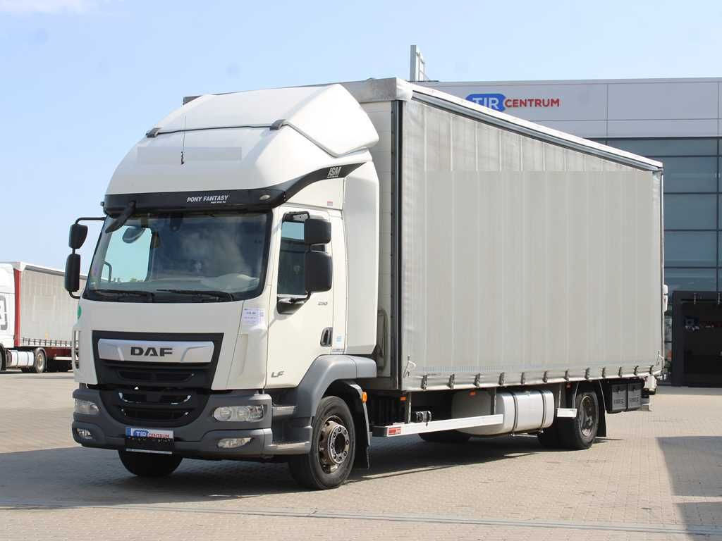 Plachtové nákladné vozidlo DAF LF 290 FA , EURO 6, SLEEPING CABIN
