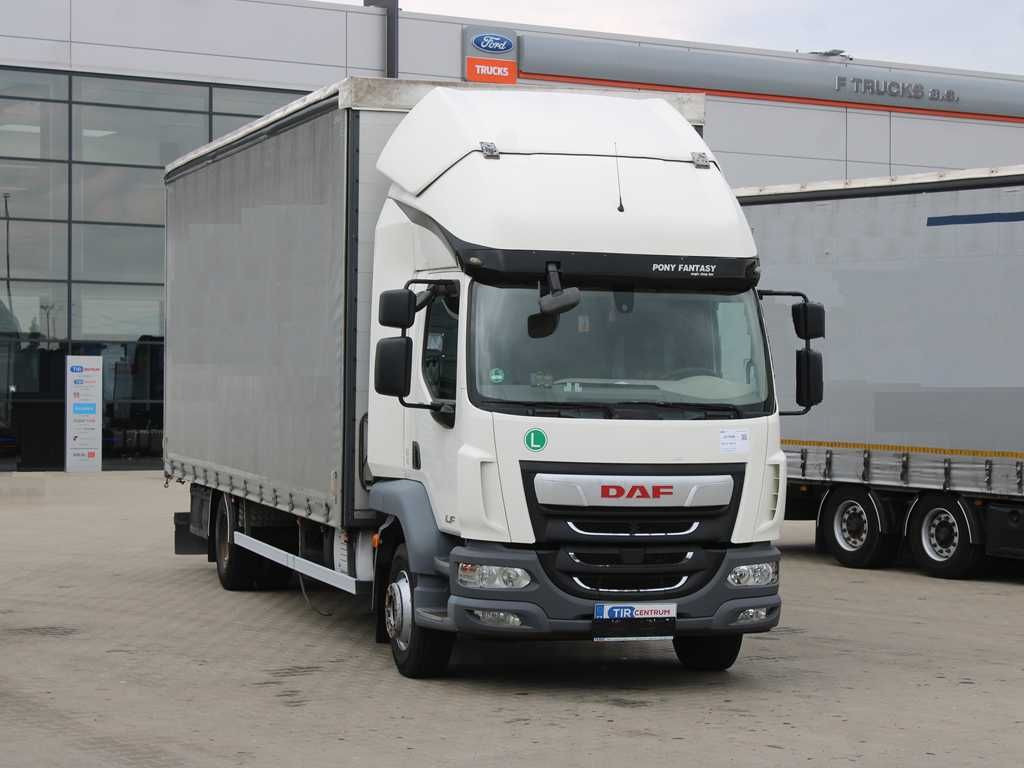 Plachtové nákladné vozidlo DAF LF 290 FA, EURO 6, SLEEPING CABIN