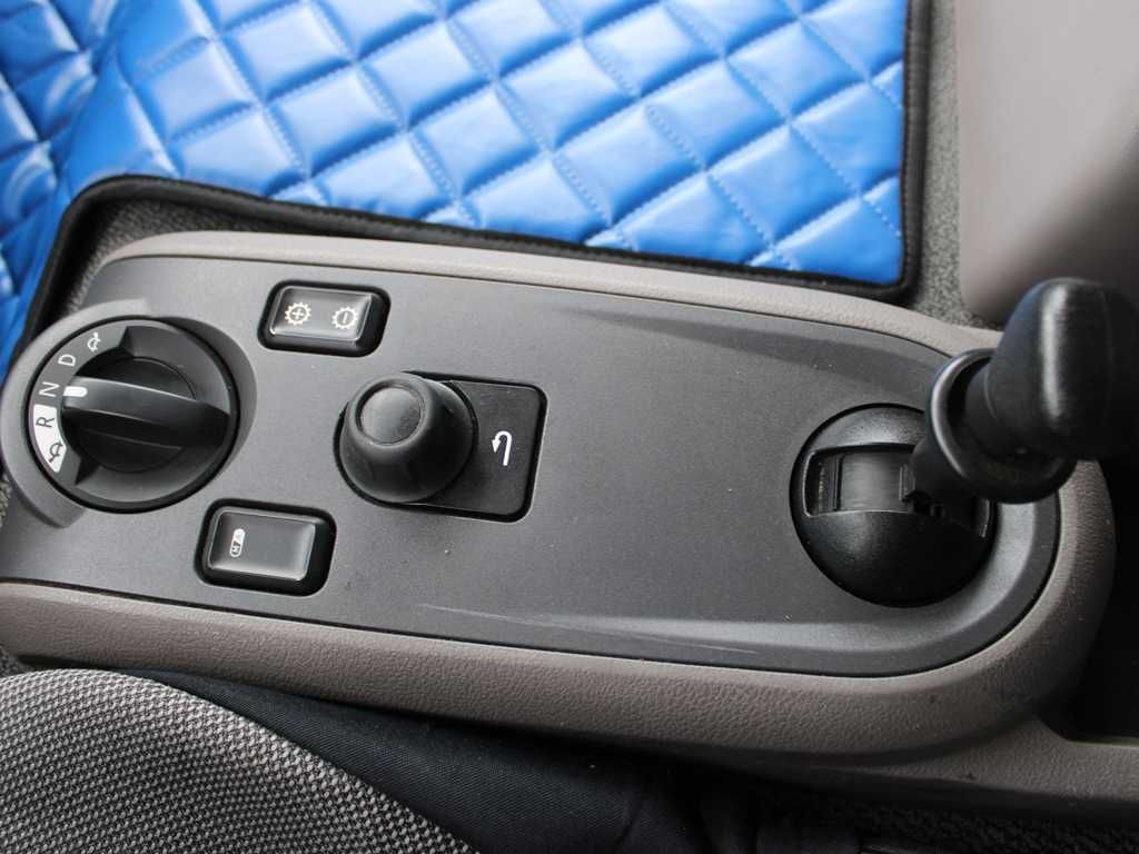 Plachtové nákladné vozidlo DAF LF 290 FA, EURO 6, SLEEPING CABIN