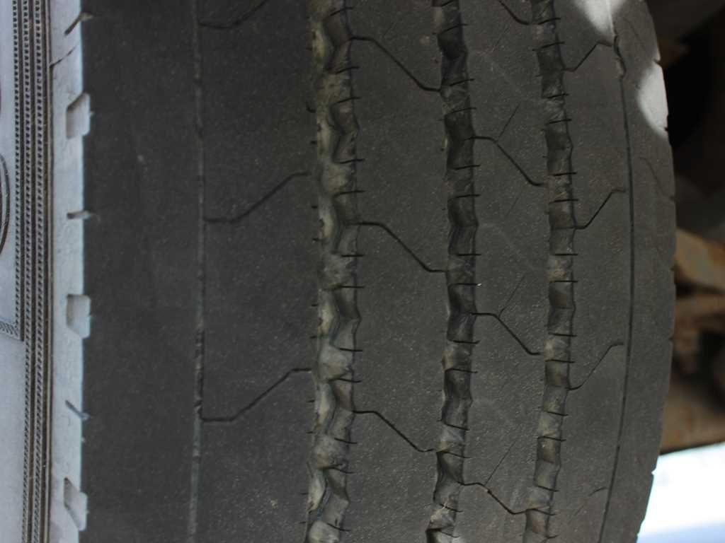 Plachtové nákladné vozidlo DAF LF 45.180, SLEEPING CABIN, EURO 3, PNEU 80%