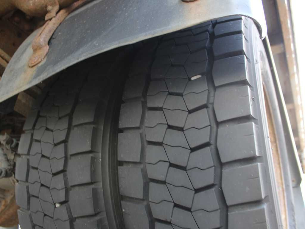 Plachtové nákladné vozidlo Iveco EUROCARGO 120E22