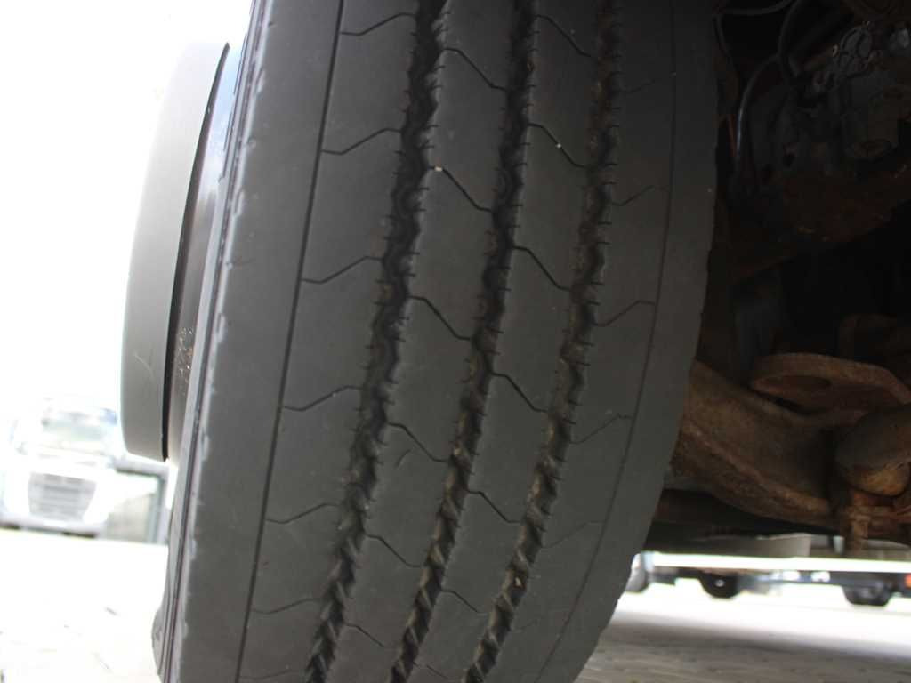 Plachtové nákladné vozidlo Iveco EUROCARGO 120E22