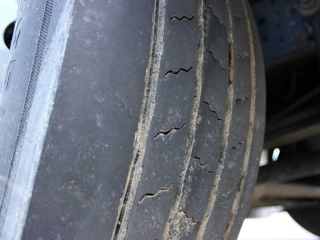 Plachtové nákladné vozidlo Iveco EUROCARGO 120E25, EURO 6