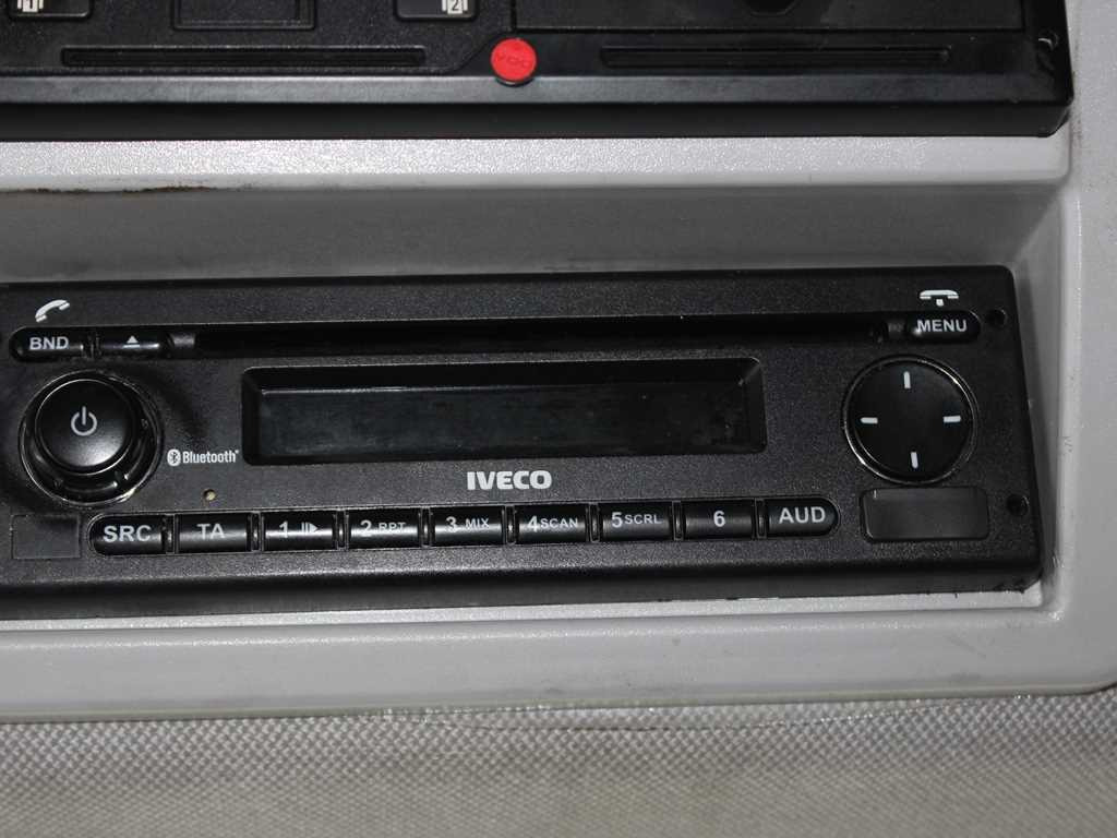 Plachtové nákladné vozidlo Iveco EUROCARGO 120E25, EURO 6