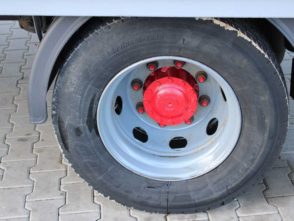 Plachtové nákladné vozidlo Iveco EUROCARGO 120E25, EURO 6