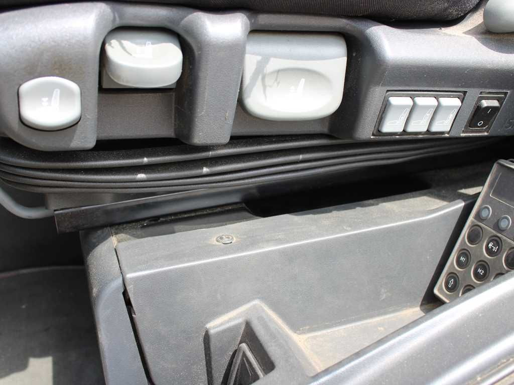 Plachtové nákladné vozidlo Iveco EUROCARGO 160E28, EURO 6
