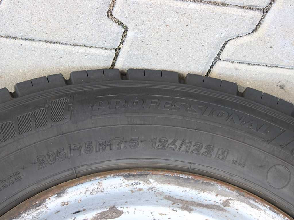 Plachtové nákladné vozidlo Iveco EUROCARGO ML 75E18, EURO 5EEV,PNEU 90%,SIDE-WALL Iveco EUROCARGO ML 75E18,EURO 5EEV,PNEU 90%,SIDEWALLS
