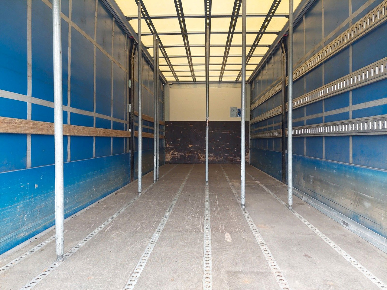 Plachtové nákladné vozidlo MAN TGL 12.250 BL 4x2