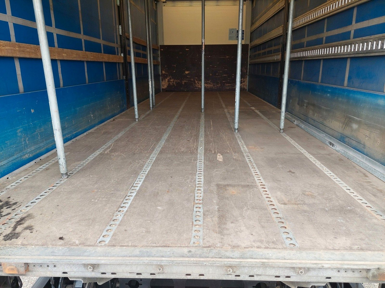 Plachtové nákladné vozidlo MAN TGL 12.250 BL 4x2