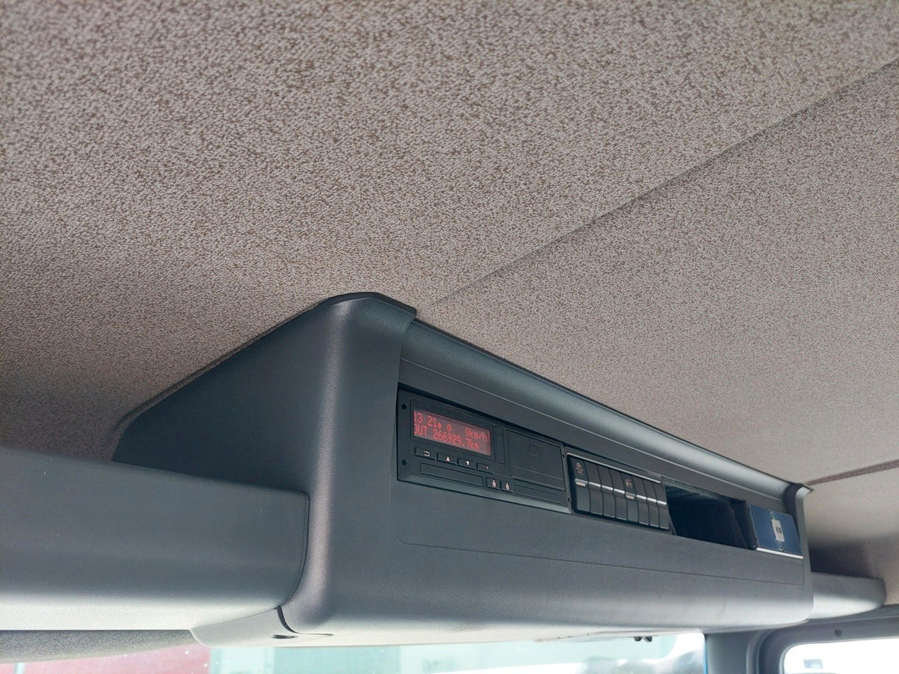 Plachtové nákladné vozidlo MAN TGL 12.250 BL 4x2