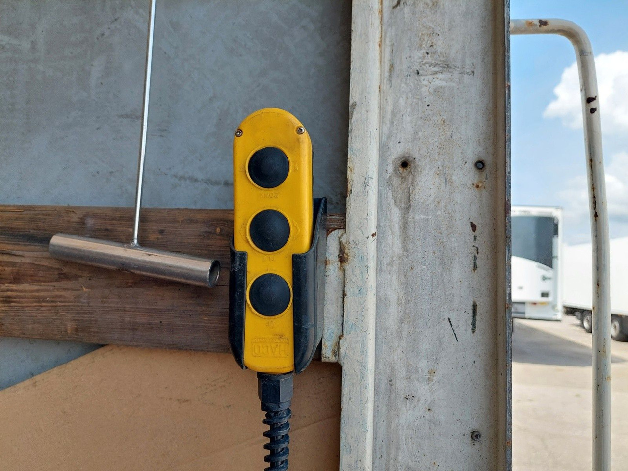 Plachtové nákladné vozidlo MAN TGL 8.180 4X2 BL