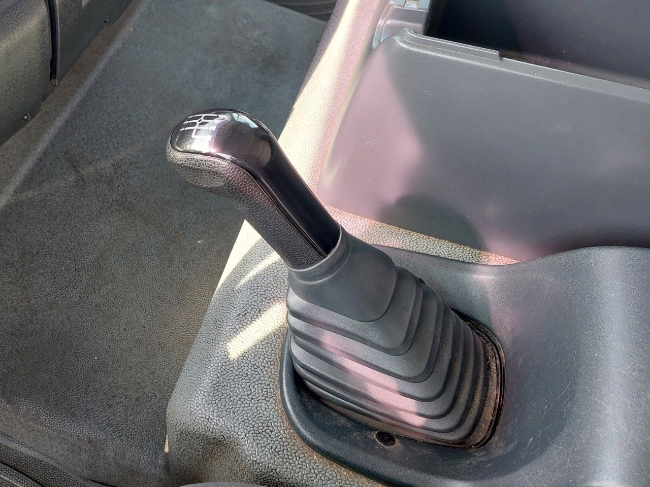 Plachtové nákladné vozidlo MAN TGL 8.180 4X2 BL