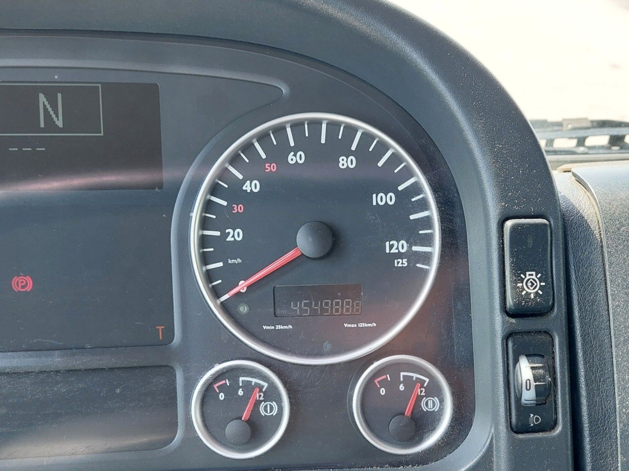 Plachtové nákladné vozidlo MAN TGL 8.180 4X2 BL