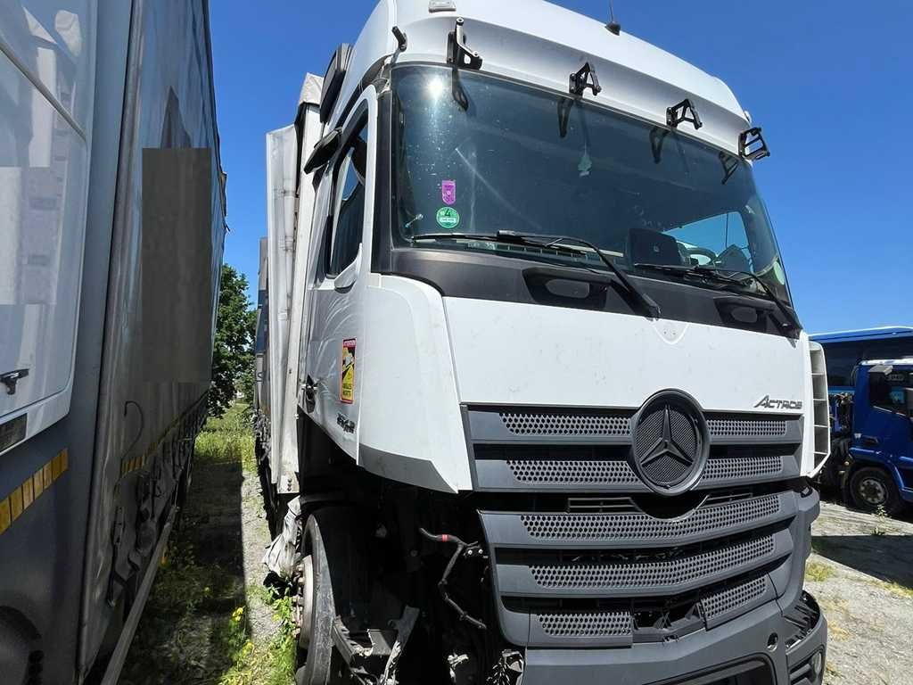 Plachtové nákladné vozidlo Mercedes-Benz Actros 2542, 6X2