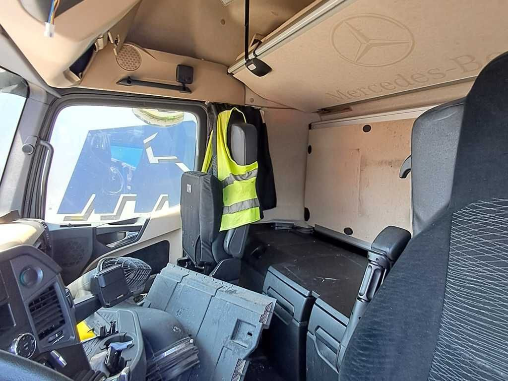 Plachtové nákladné vozidlo Mercedes-Benz Actros 2542, 6X2