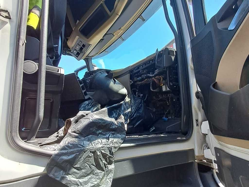 Plachtové nákladné vozidlo Mercedes-Benz Actros 2542, 6X2