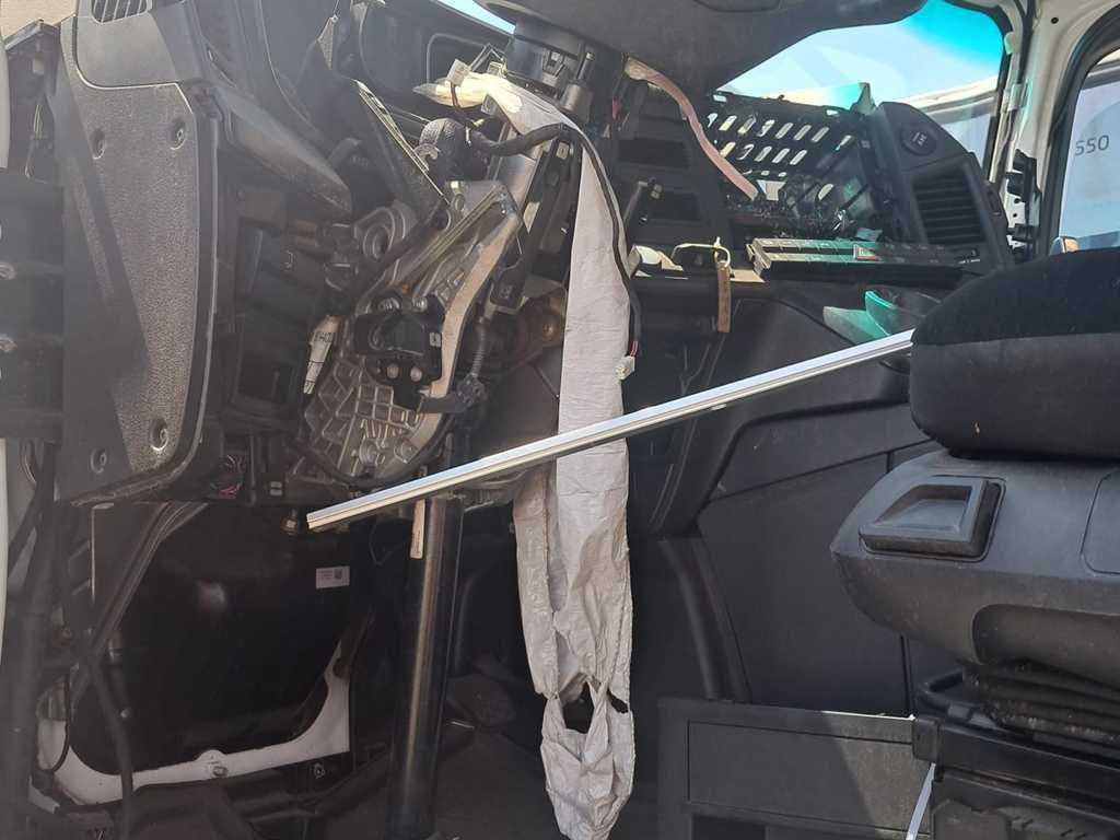 Plachtové nákladné vozidlo Mercedes-Benz Actros 2542, 6X2
